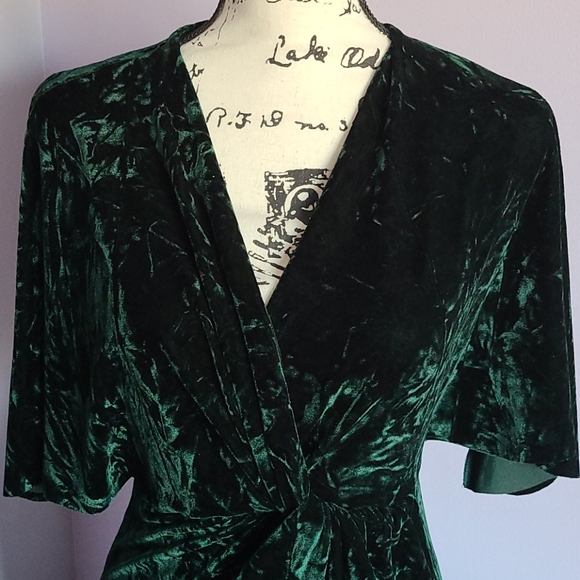 ◾last 1▪️emerald green velvet dress◾ - Picture 3 of 8